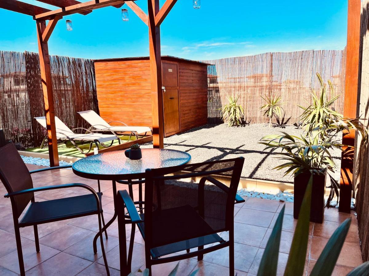 Stillvolle Villa Mit Terrasse, Garten Und Grill Lajares Eksteriør billede