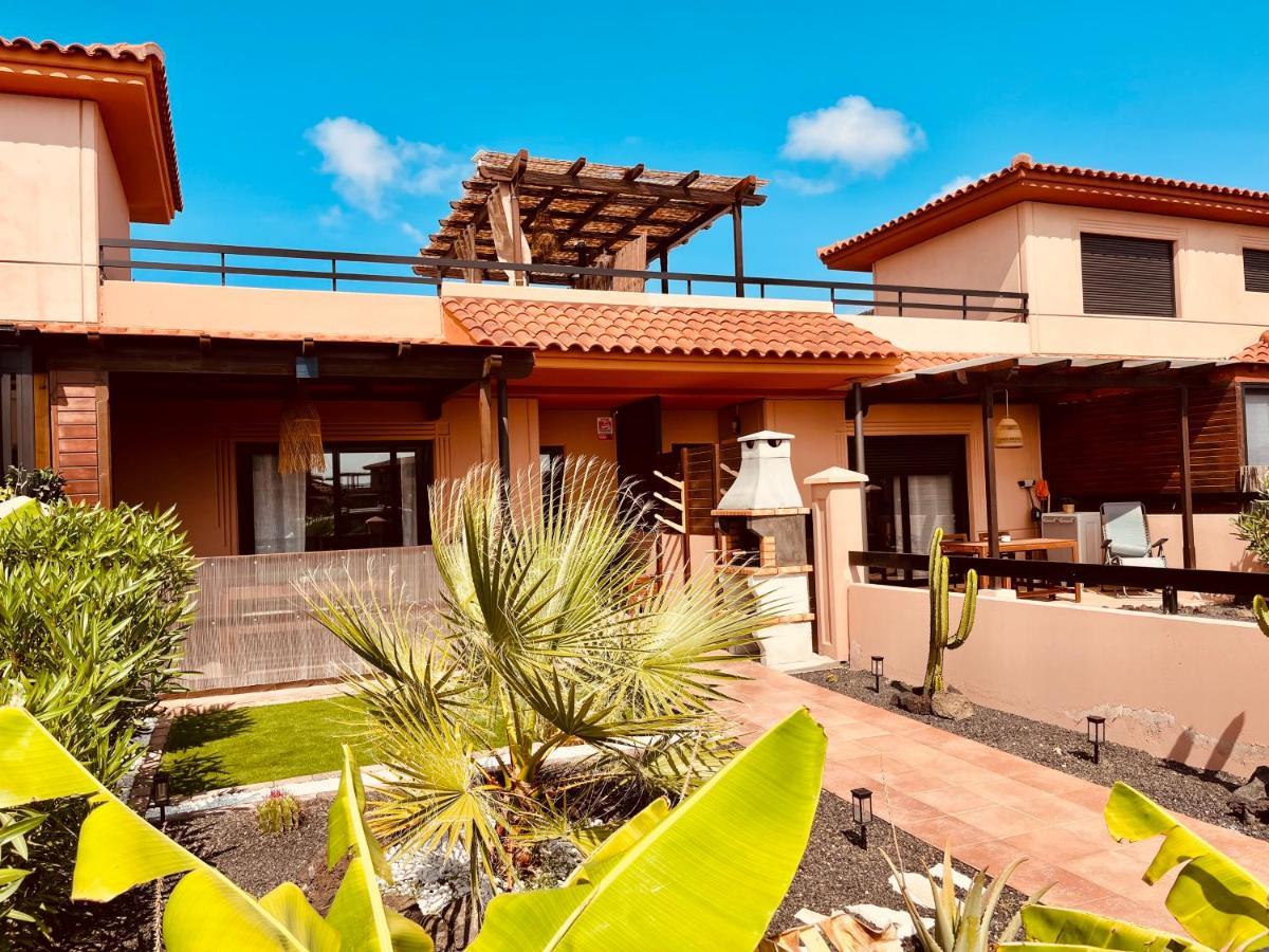 Stillvolle Villa Mit Terrasse, Garten Und Grill Lajares Eksteriør billede